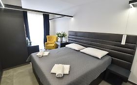 Mono Apartments & Rooms